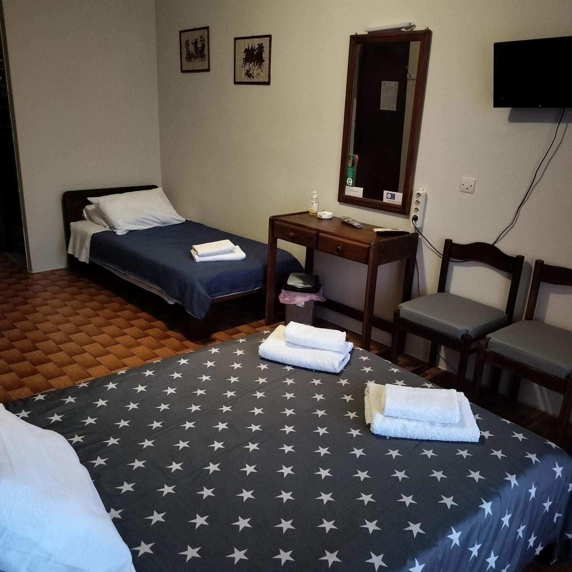 Bissias Guest House กาลาทาส ภายนอก รูปภาพ