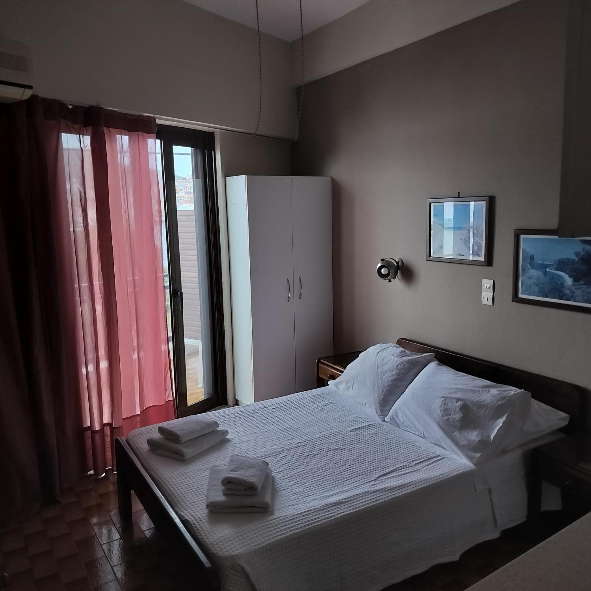 Bissias Guest House กาลาทาส ภายนอก รูปภาพ