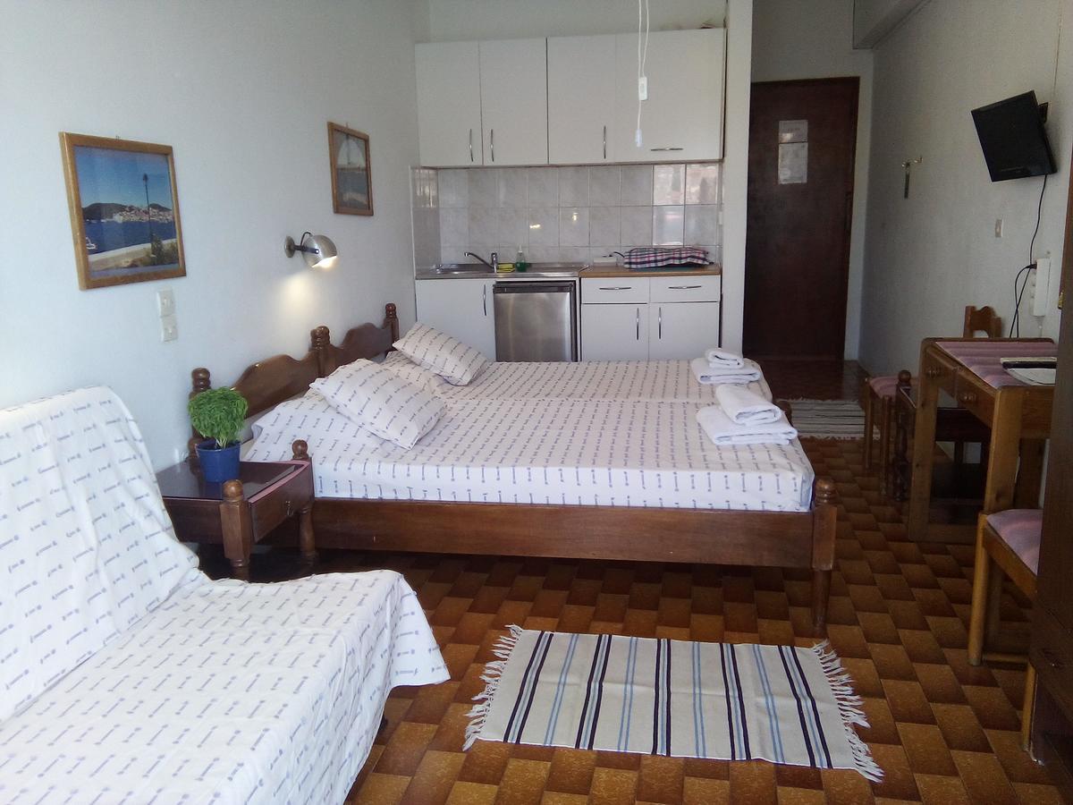 Bissias Guest House กาลาทาส ภายนอก รูปภาพ