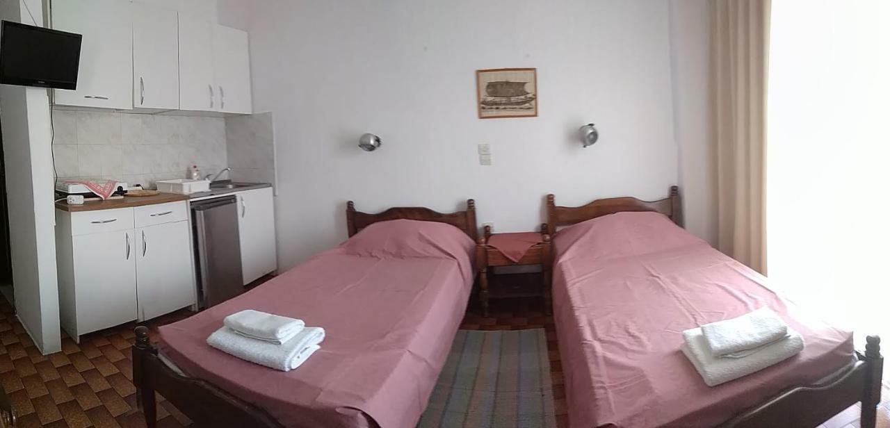 Bissias Guest House กาลาทาส ภายนอก รูปภาพ